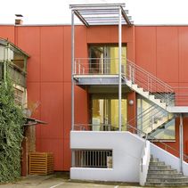 Modehaus (Geländer, Treppe und Überdachung)